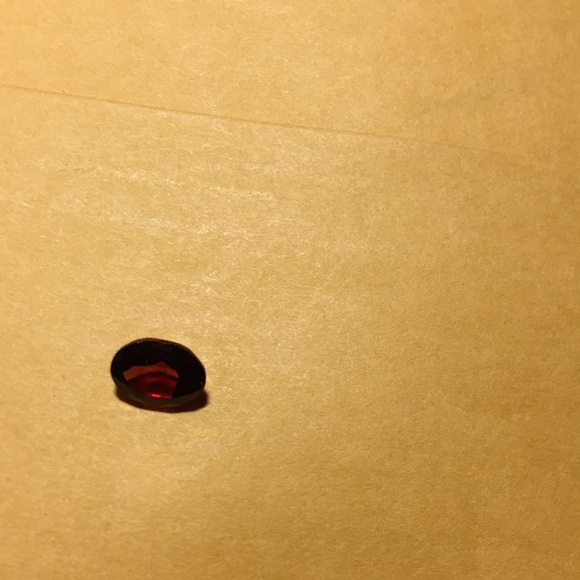 🐶Ben🐶 Beautiful Oval Raspberry Rhodolite Garnet 2.81 carats - Picture 4 of 8